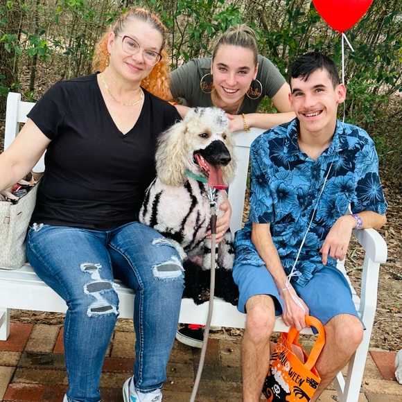 Meet your Posher, Lori - Picture 1 of 15